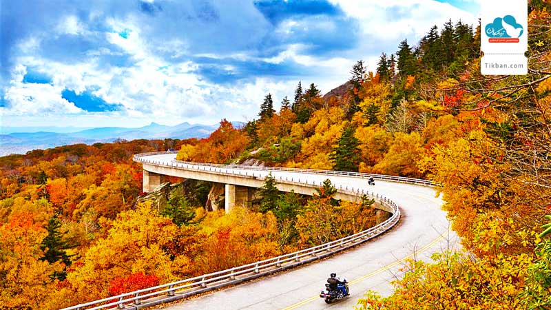 Autumn-colors-in-the-Blue-Ridge-Mountains
