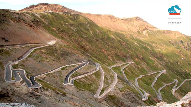 The-Stelvio-Pass-in-Italy0