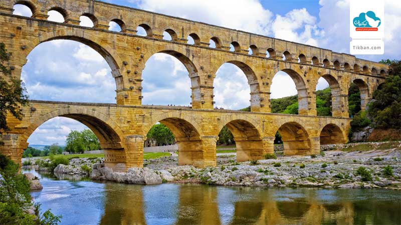 Pont-du-Gard,-France0